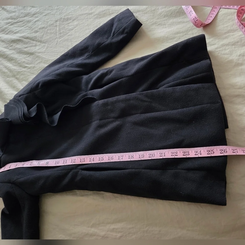 Holiday Editions Elegant Black Coat with Ruffle Detail Girls Size Small(6/6x)